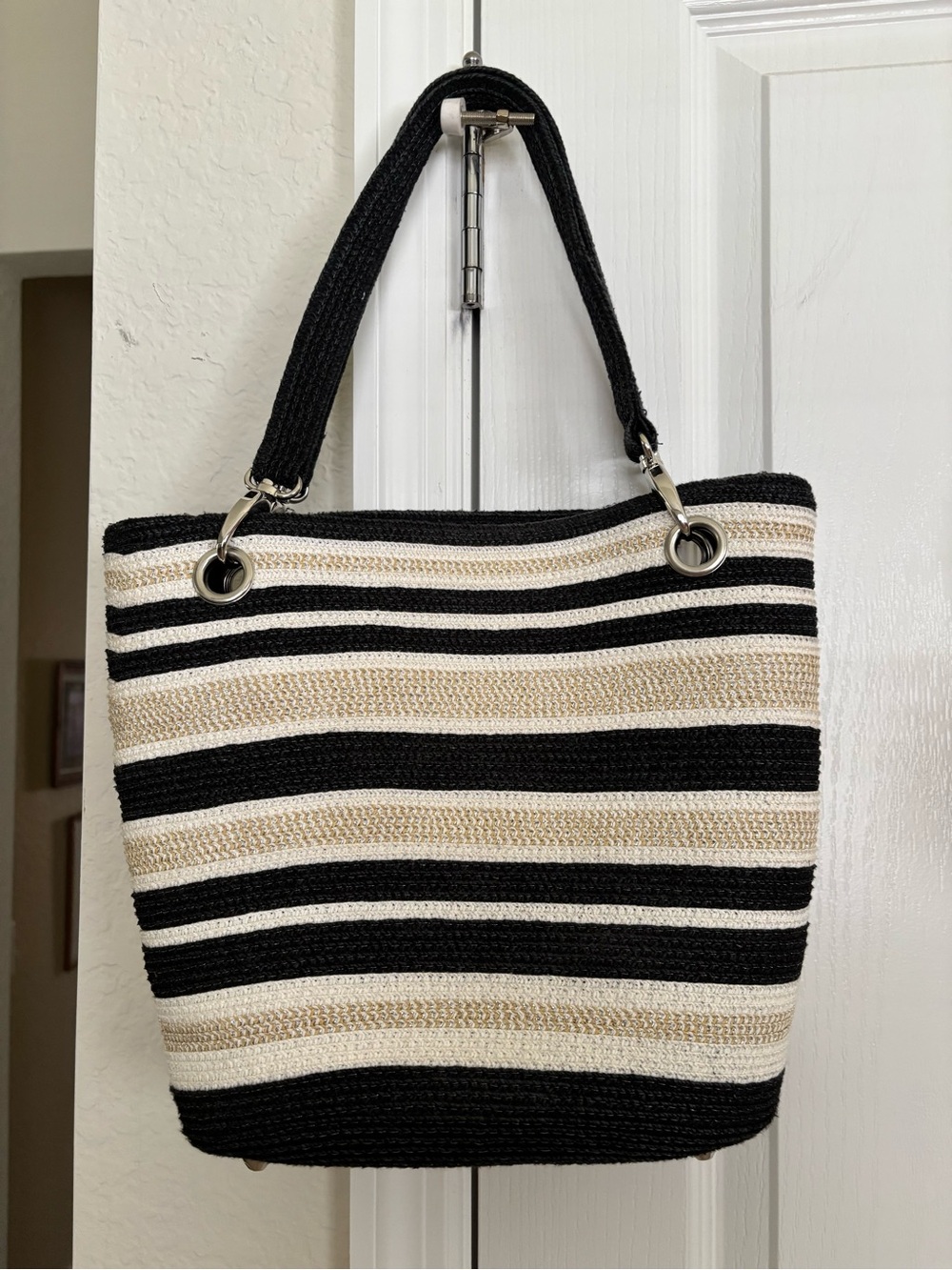 EUC - STRAW TOTE